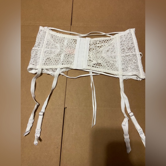 M/L white Victoria Secret Corset - Picture 4 of 4